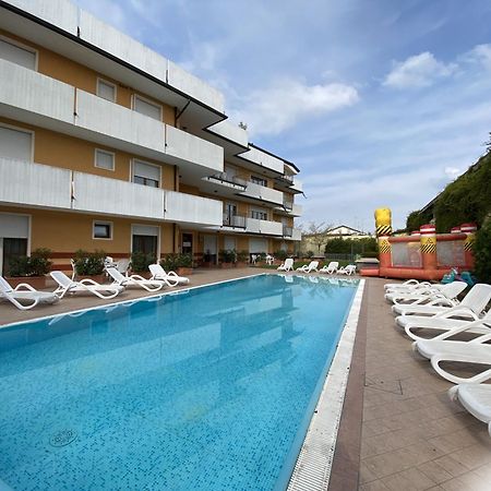 Hotiday Residence Garda Песк'єра-дель-Гарда Екстер'єр фото